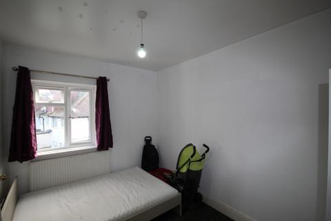 2 bedroom flat to rent, Sunleigh Court, Wembley, Middlesex, HA0