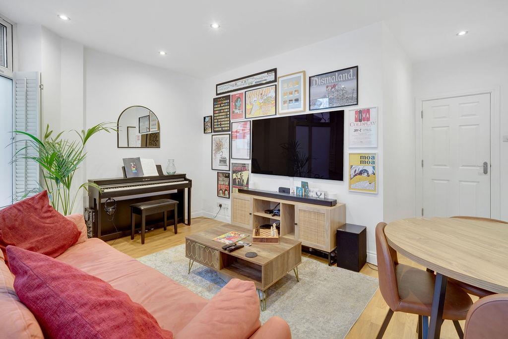 4 Boutflower Road4,Flat1-2.jpg