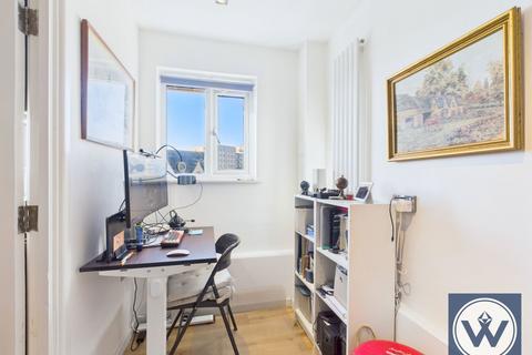 2 bedroom flat for sale, Connaught Road,London,E16 2AE