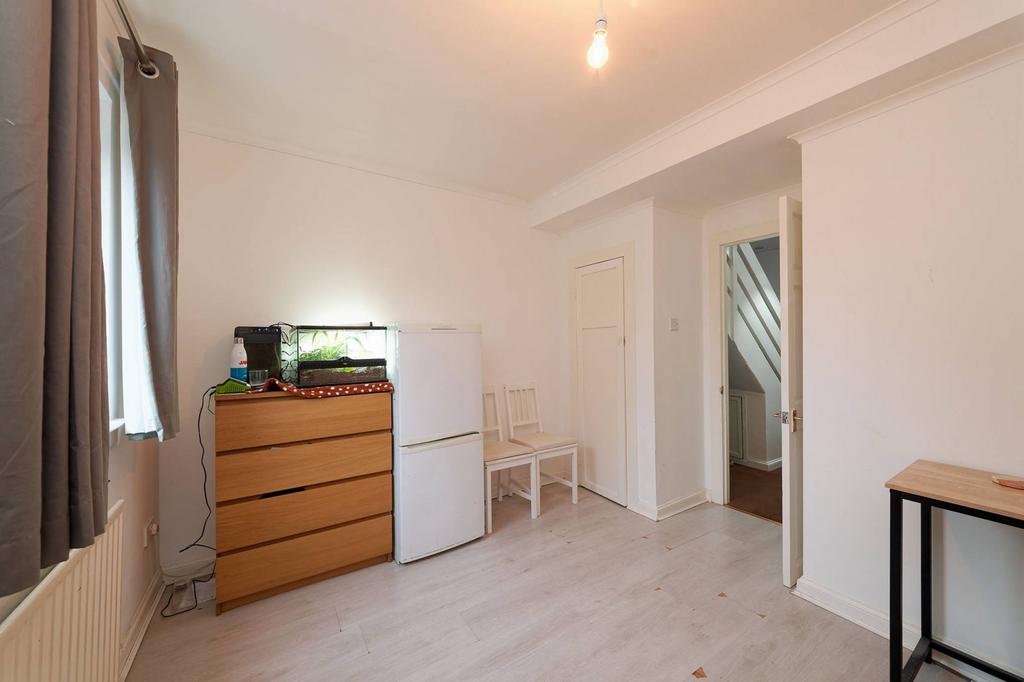 MFL3258353 323.jpg