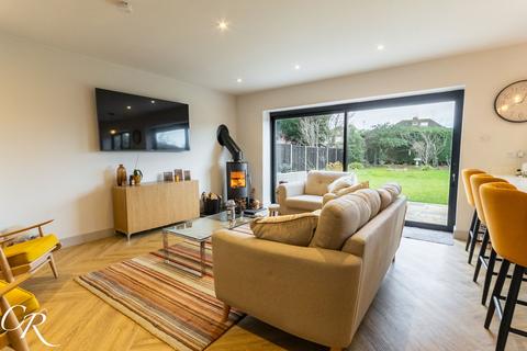 4 bedroom detached house for sale, Griffiths Avenue, Cheltenham GL51