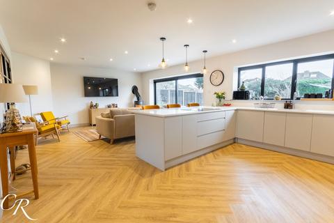 4 bedroom detached house for sale, Griffiths Avenue, Cheltenham GL51