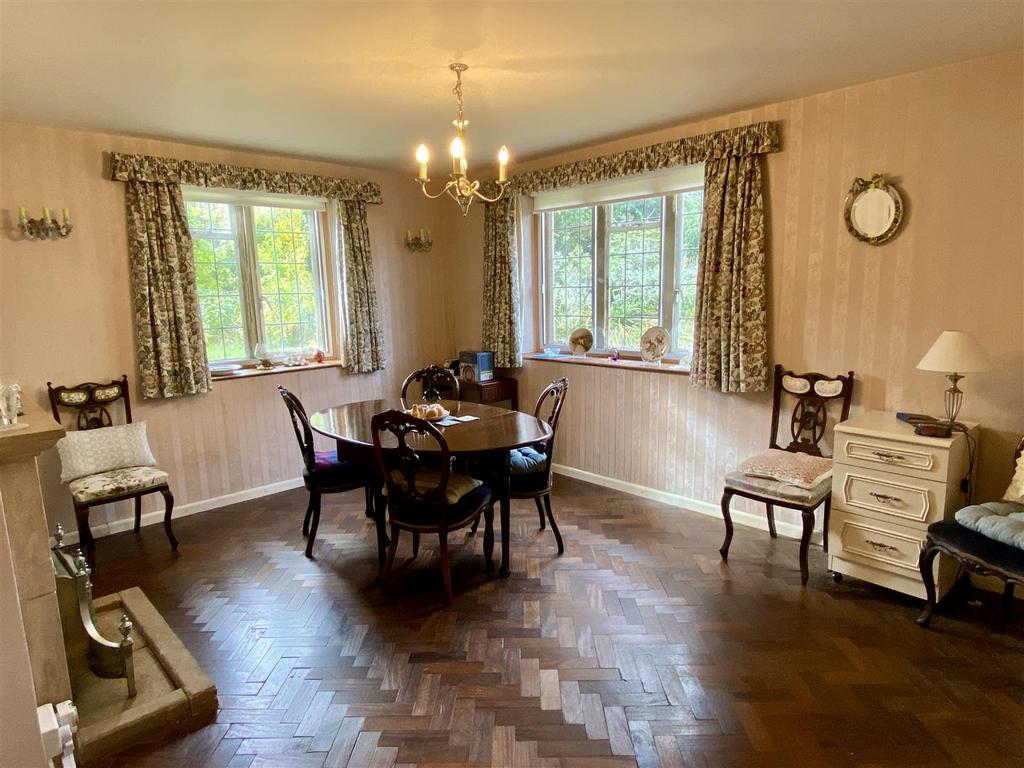 Dining Room.jpg