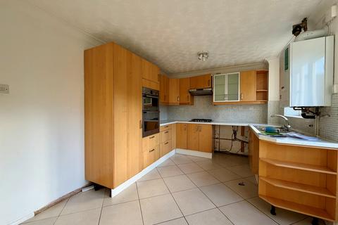 3 bedroom semi-detached house to rent, Felton Way, Ely, Cambridgeshire