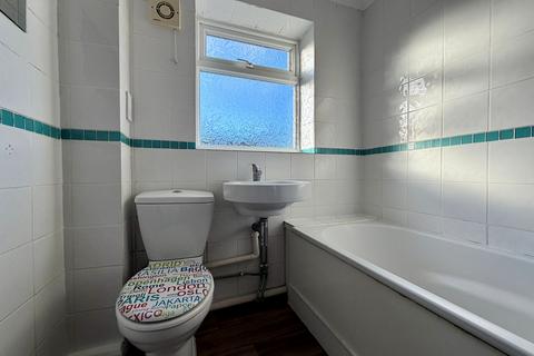 3 bedroom semi-detached house to rent, Felton Way, Ely, Cambridgeshire