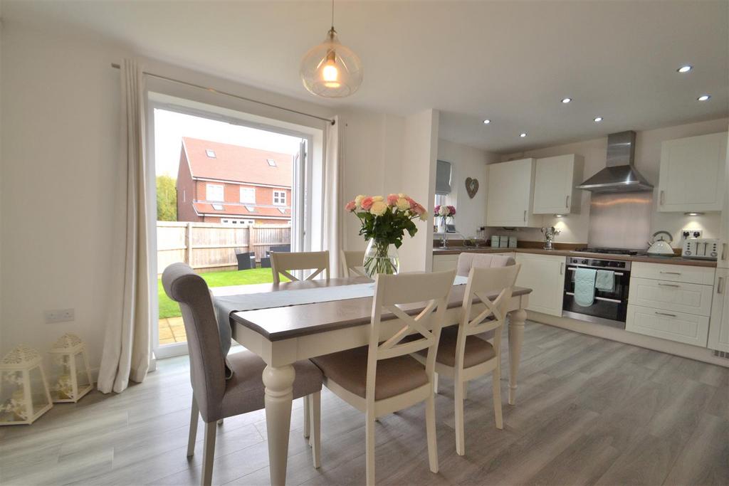 Kitchen/Dining room