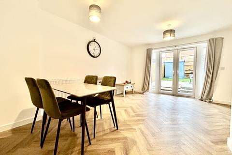 2 bedroom end of terrace house for sale, Mittens Court, Sturminster Newton