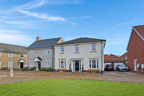 4 bedroom detached house for sale, St Andrews Close, Alresford, Colchester, CO7