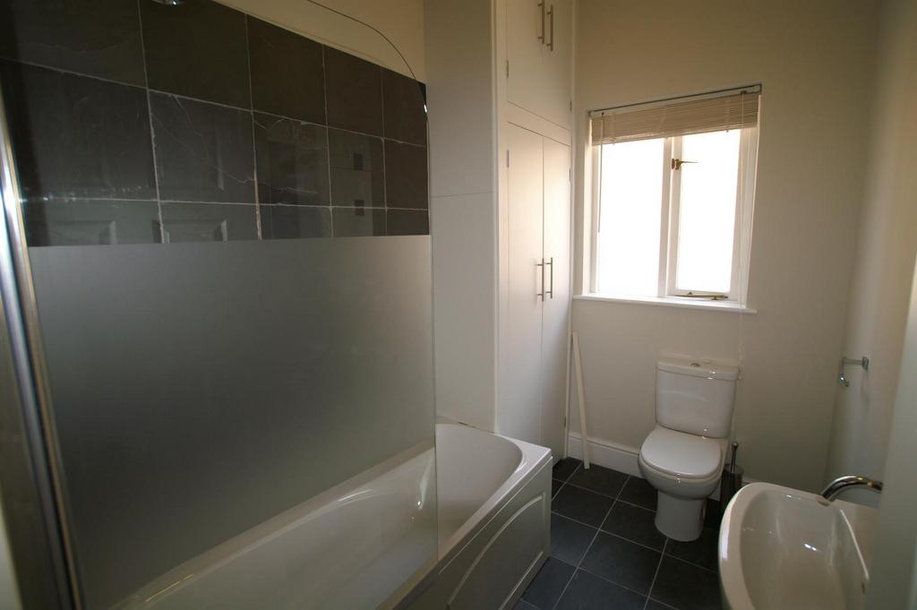 5 warwick new rd 008.jpg