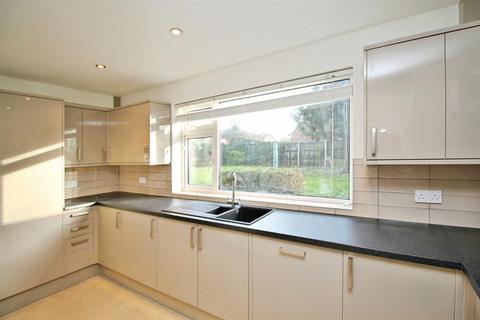 2 bedroom house to rent, Grimstone Road, Hitchin SG4