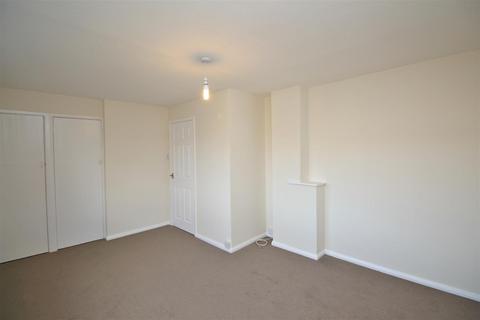 3 bedroom house to rent, Grimstone Road, Hitchin SG4