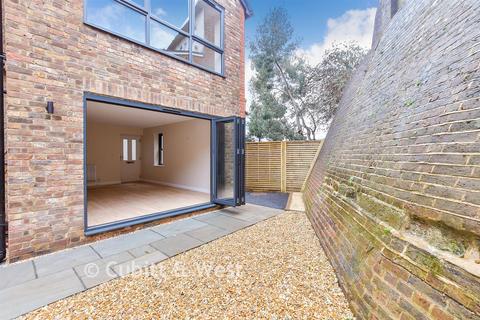 2 bedroom ground floor maisonette for sale, Mount Street, Dorking, Surrey
