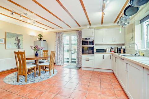 4 bedroom bungalow for sale, Back Road, Catbrook, Chepstow