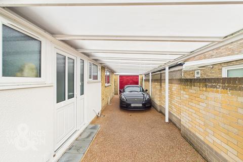 3 bedroom detached bungalow for sale, Walcot Rise, Diss