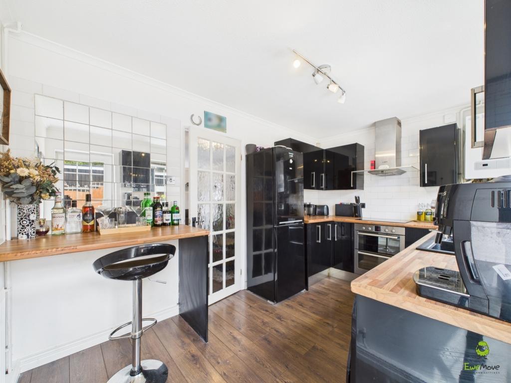 Kitchen James Hillier Ewemove Bexley and Dartford