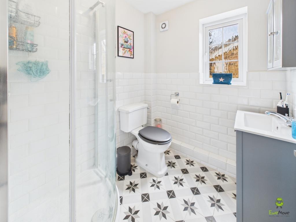 Bathroom James Hillier Ewemove Bexley and Dartford