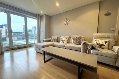 2 bedroom flat for sale, The Quays, Salford Quays, Salford, M50