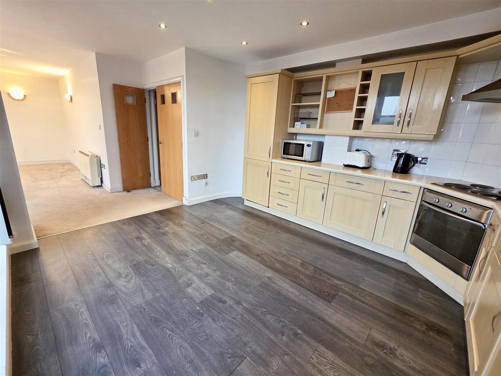 Dining/Kitchen