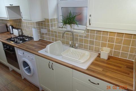 1 bedroom terraced house to rent, Worrall Road, Wadsley, S6 4BD