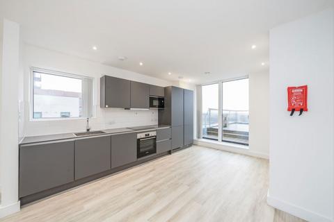 2 bedroom flat to rent, Staines Road, Hounslow TW3