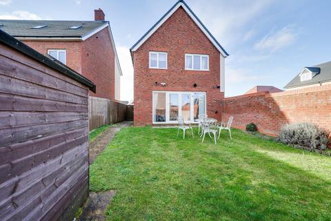 3 bedroom detached house for sale, Shackleton Grove, Leighton Buzzard