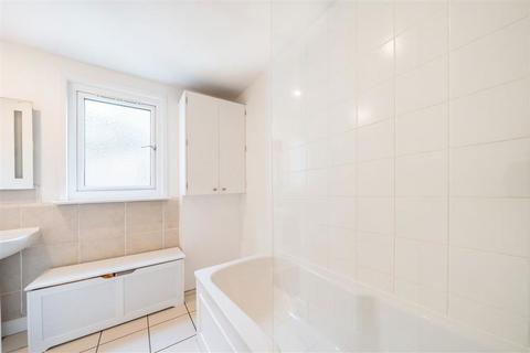 2 bedroom flat for sale, Lessar Avenue, London SW4