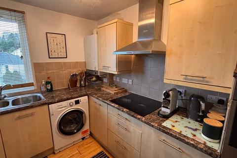 2 bedroom flat to rent, Buckeridge Road, Teignmouth, TQ14