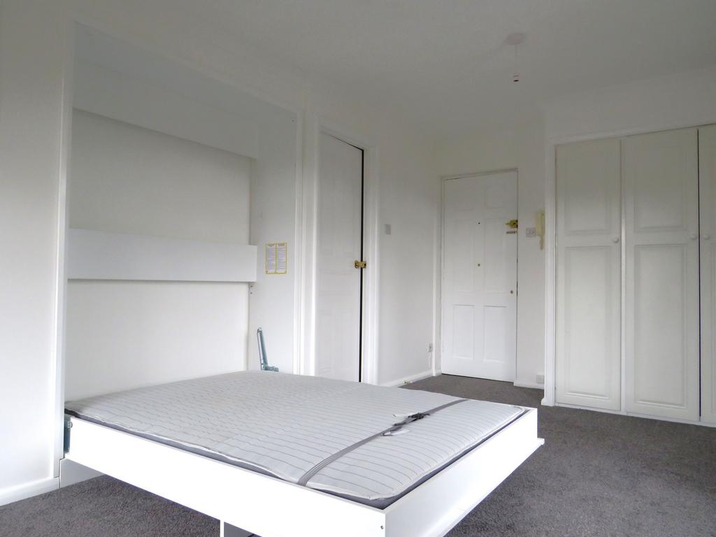 Lounge / bedroom