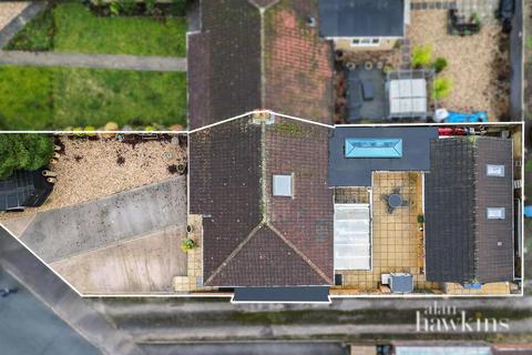 2 bedroom semi-detached bungalow for sale, Horsebrook Park, Calne