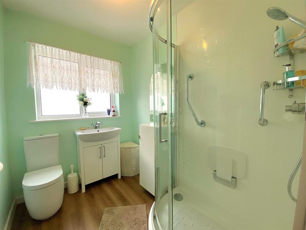55 Chantry Ave - Shower.jpg