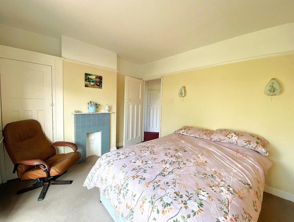 55 Chantry Ave - Bed2.jpg