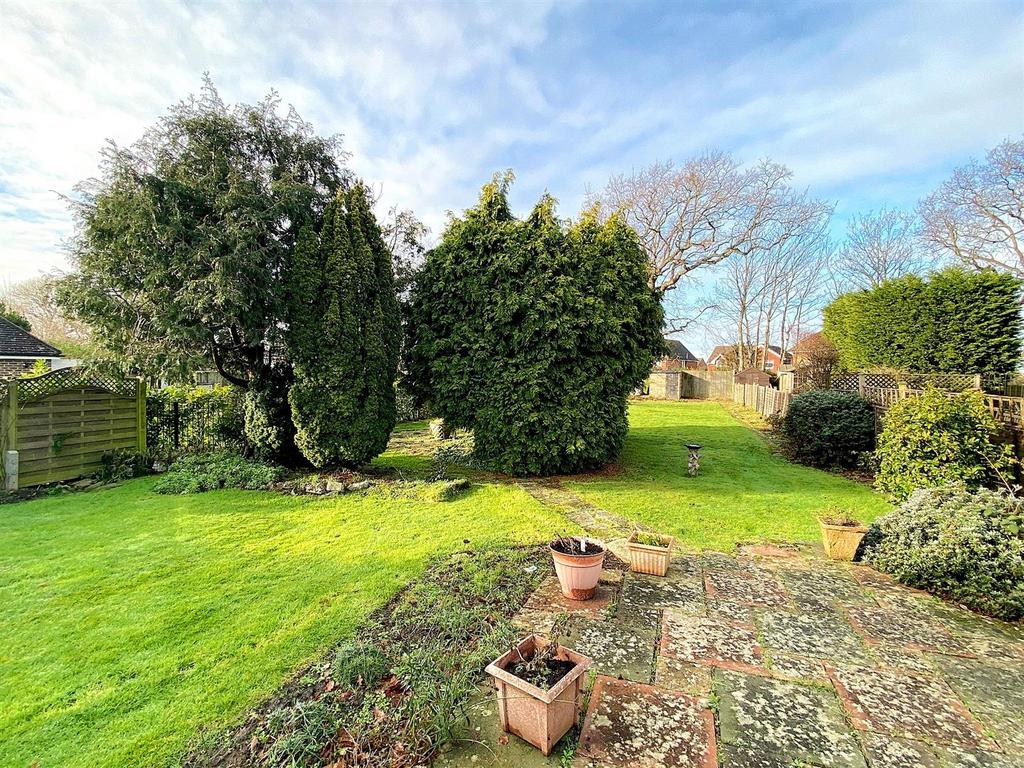55 Chantry Ave - Garden2.jpg