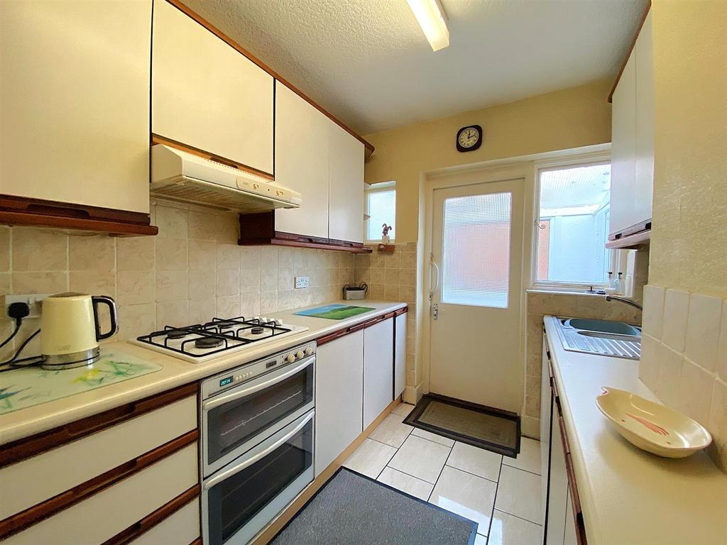 55 Chantry Ave - Kitchen.jpg