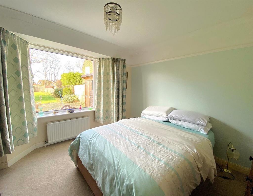 55 Chantry Ave - Bed4.jpg