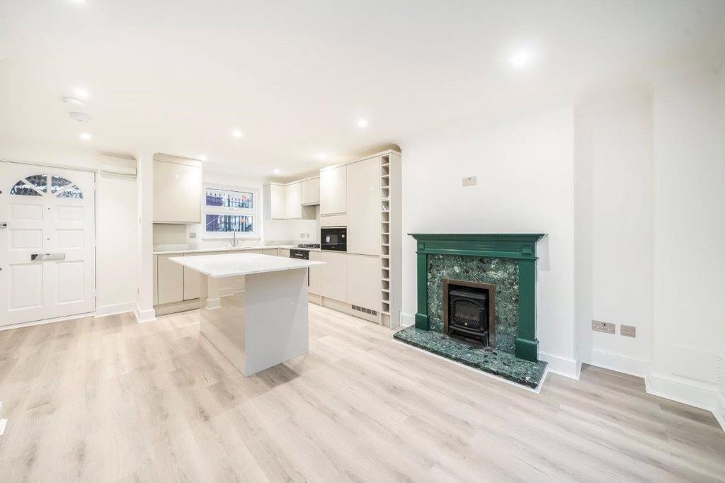 Kitchen/Living Area