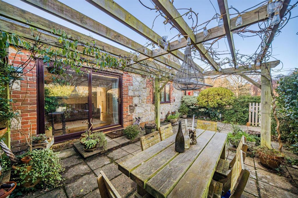 Rear Access &amp; Garden