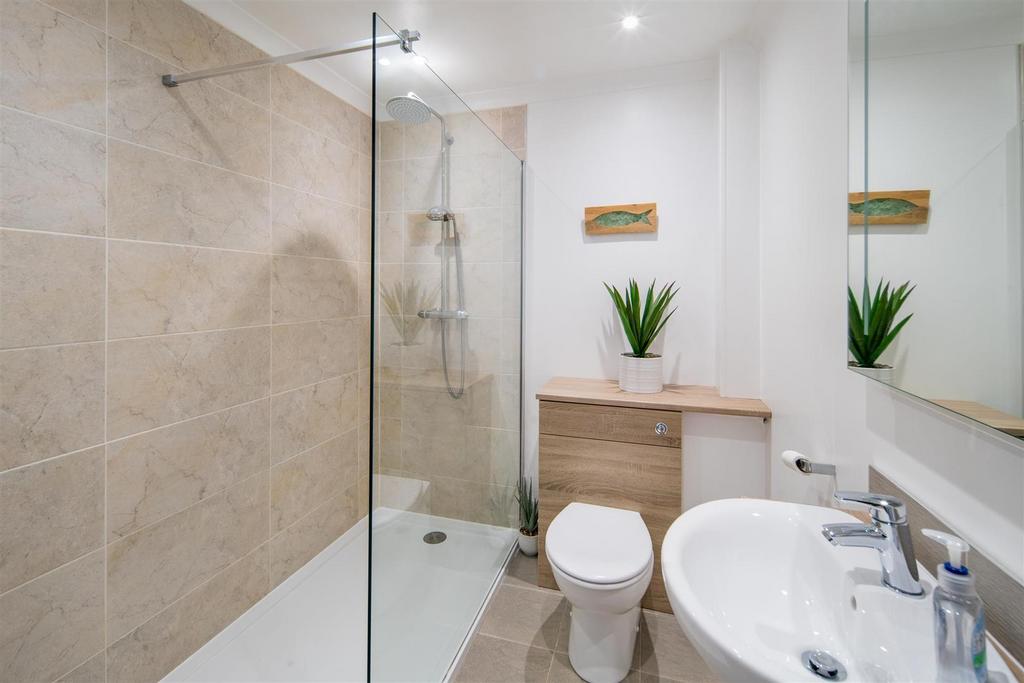 Double Shower Room
