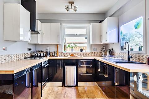 3 bedroom semi-detached house for sale, Bitterne Road East, Southampton SO18