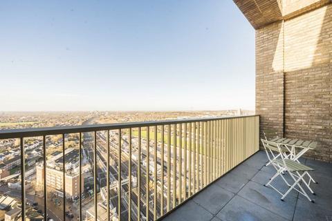 1 bedroom flat for sale, Heartwood Boulevard, London W3