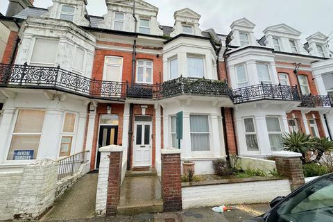 2 bedroom apartment to rent, Wilton Road, Bexhill-on-Sea, TN40