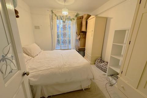 2 bedroom apartment to rent, Wilton Road, Bexhill-on-Sea, TN40