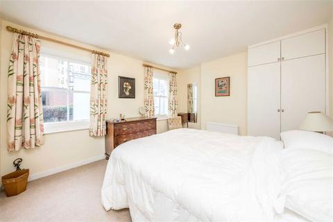 4 bedroom house to rent, Osten Mews, London SW7