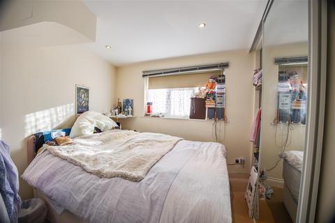 2 bedroom end of terrace house for sale, Napier Road, South Croydon