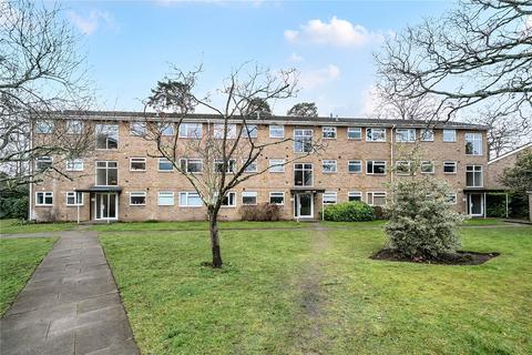2 bedroom flat for sale, Oakdene Court, Walton-On-Thames, KT12