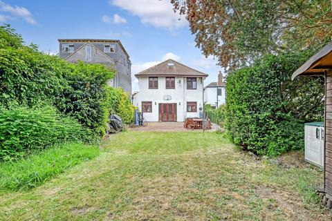 4 bedroom detached house for sale, Honeypot Lane, Brentwood