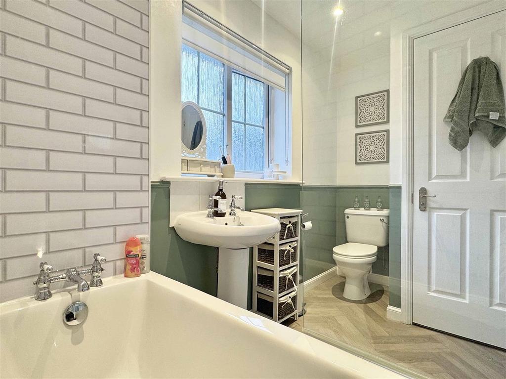 Bathroom.jpg