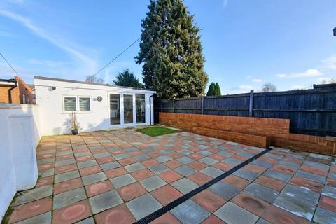 3 bedroom bungalow for sale, Pinkwell Avenue, Hayes, UB3