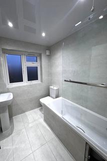 3 bedroom terraced house to rent, The Ridgeway, Colindale, NW9
