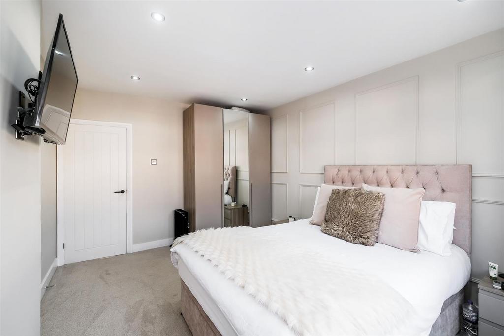 32 Beechwood Park-3.jpg