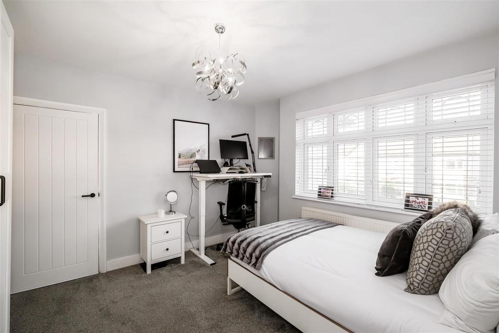 32 Beechwood Park-5.jpg